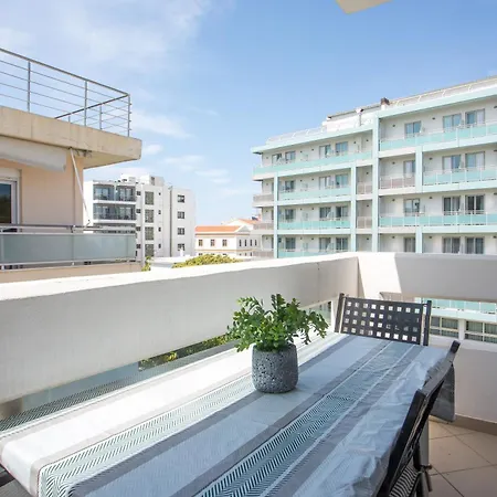 Downtown Horizon View *