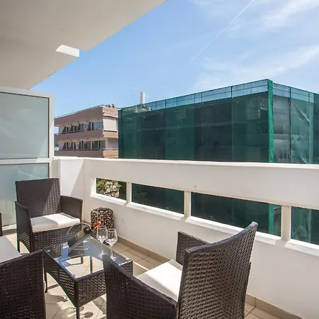 Downtown Horizon View *